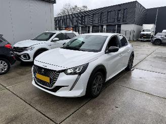 Schadeauto Peugeot 208 EV Active Pack 50 kWh -PDC-CRUISE-NAVI 2022/5