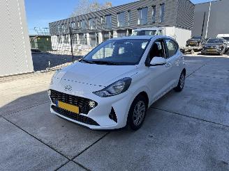 uszkodzony samochody osobowe Hyundai I-10 1.0 Comfort AIRCO - CENTRALE DEURVERGRENDELING - LED 2023/4