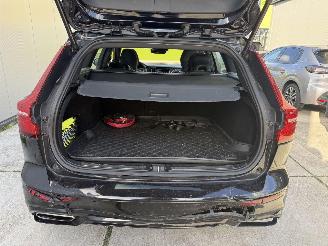 Volvo V-60 2.0 B3 R-DESIGN AUTOMAAT-PANO-NAVI-CAMERA picture 10