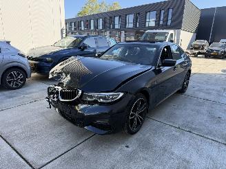 Coche accidentado BMW 3-serie 330e High Executive M HUD - SCHUIFDAK - KEYLESS 2019/10