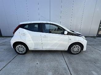 Toyota Aygo 1.0 VVT-i x-Play Limited AIRCO - CENTRAAL - LED picture 7