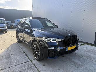 Schadeauto BMW X7 xDrive  40i High Executive-PANO-LEDER-HEAD UP-360 CAMERA-4 WIEL BESTURING 2022/4