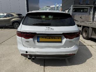 Jaguar XF Sportbrake 2.0d Portfolio R-Sport 179PK - PANO - LED - KEYLESS picture 7