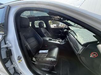 Jaguar XF Sportbrake 20d Portfolio R-Sport 179 PK-PANO-LED-KEYLESS picture 13