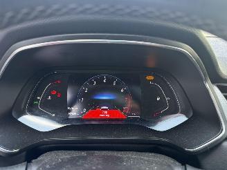Renault Captur 1.0 TCe 100 Bi-Fuel Intens PANO - NAVI - LED - CAMERA picture 22