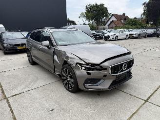 Unfallwagen Volvo V-60 2.0 D4 190 PK  INSCRIPTION-PANO-CAMERA-NAVI-MEMORY STOELEN 2020/1