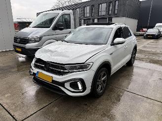 škoda osobní automobily Volkswagen T-Roc 1.5 TSI R-LINE DSG -PANO-NAVI-CAMERA-PDC 2024/7