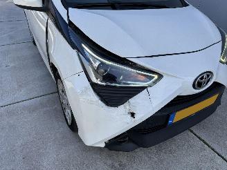 Toyota Aygo 1.0 VVT-i- X-PLAY-CAMERA-NAVI-AIRCO picture 13