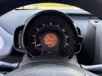 Toyota Aygo 1.0 VVT-i- X-PLAY-CAMERA-NAVI-AIRCO picture 16