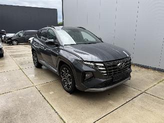 Voiture accidenté Hyundai Tucson 1.6 T-GDI HEV Comfort-NAVI-CLIMA-CAMERA-PDC-CRUISE 2023/11