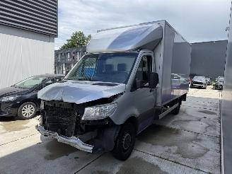 krockskadad bil auto Mercedes Sprinter 315 1.9 CDI AUTOMAAT L3 -LAAD KLEP-ZIJ DEUR 2022/2