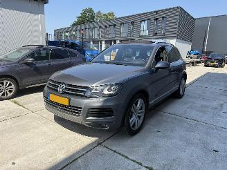 Avarii autoturisme Volkswagen Touareg 3.0 TDI HIGHLINE-  4X4  LEDER-PANO-CAMERA-PDC 2014/2