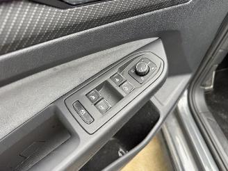 Volkswagen Golf 2.0TDI R-LINE 150PK DSG7 PANO - SFEER - MATRIX - CAMERA picture 19