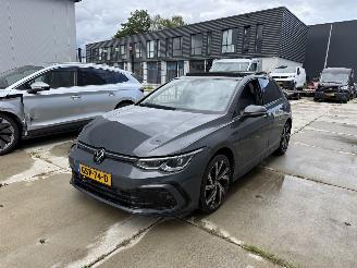 uszkodzony samochody osobowe Volkswagen Golf 2.0TDI R-LINE 150PK DSG7 PANO - SFEER - MATRIX - CAMERA 2023/1