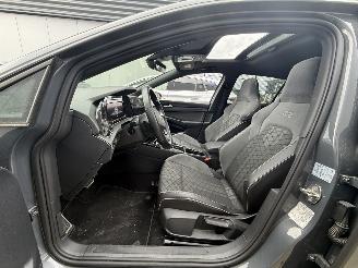 Volkswagen Golf 2.0TDI R-LINE 150PK DSG7 PANO - SFEER - MATRIX - CAMERA picture 9