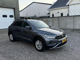 Volkswagen T-Roc 1.5 TSI 150Pk DSG Life Virtual Cockpit picture 2