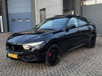 Avarii autoturisme Maserati Levante 3.0 V6 D AWD Pano Harman Kardon 2017/1