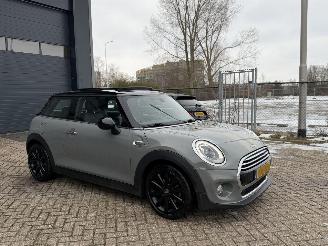 Auto incidentate Mini Cooper 1.5 Cooper Chili Automaat Pano Harman Kardon Nap Nederlandse Auto 2017/1
