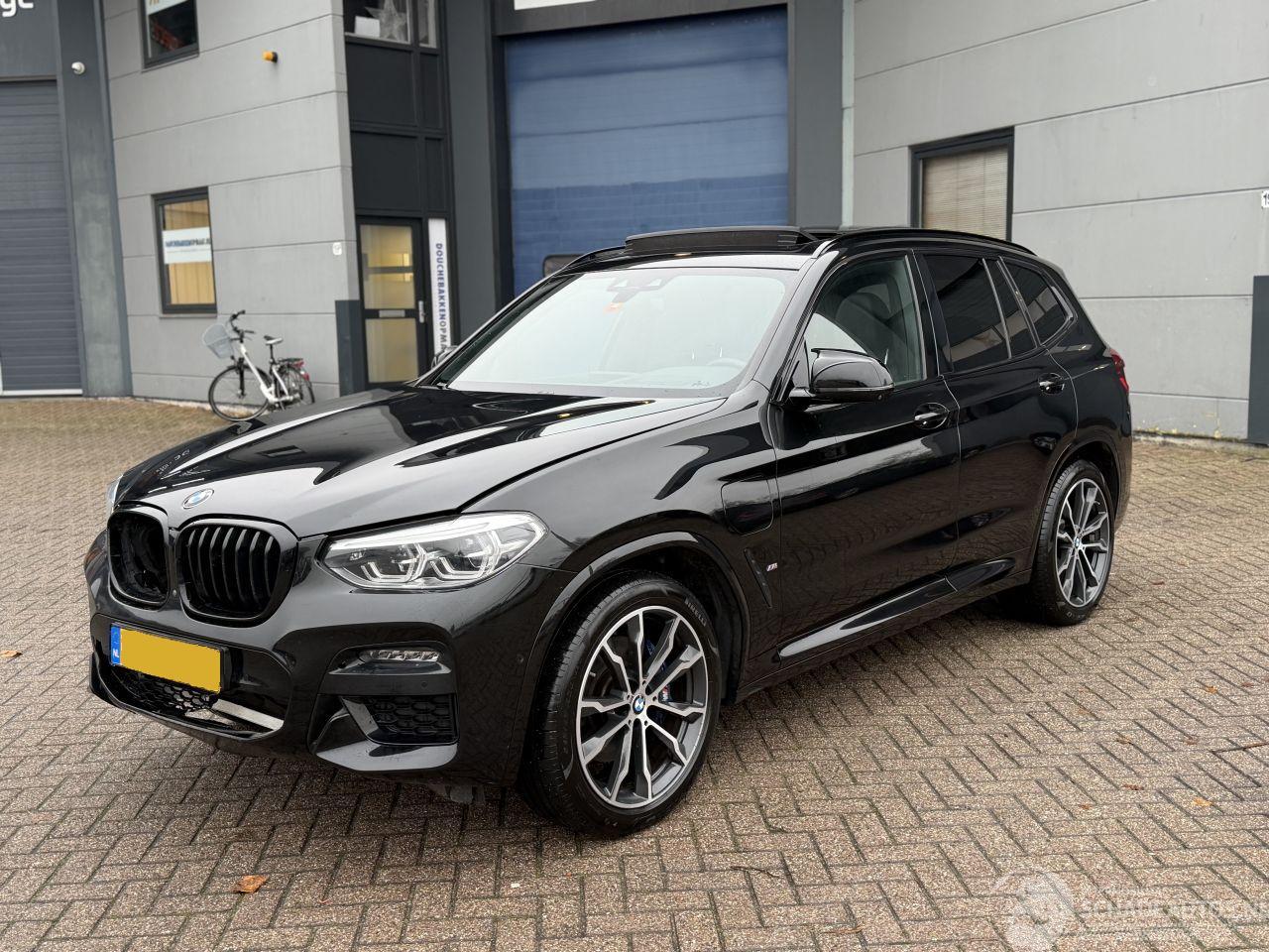 BMW X3 xDrive30e M-Pakket High Executive Pano Head-Up