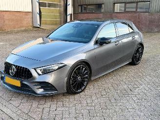 Damaged car Mercedes A-klasse 200D AMG Pakket Pano Burnmester Memory 2019/8