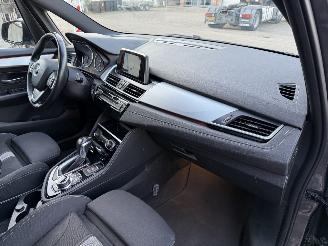 BMW 2-serie 218i 7Persoons Automaat Executive NAP Nederlandse Auto picture 14