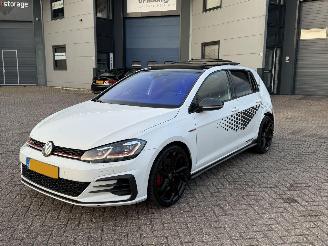 damaged passenger cars Volkswagen Golf 2.0 TSI GTI TCR 290Pk Pano 2019/4