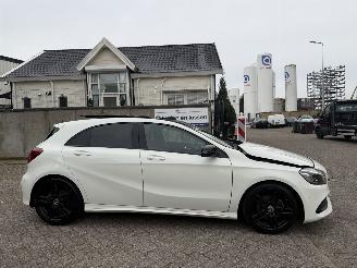 Mercedes A-klasse 180 AMG Pakket Pano Nap Nederlandse Auto Harman Kardon picture 7