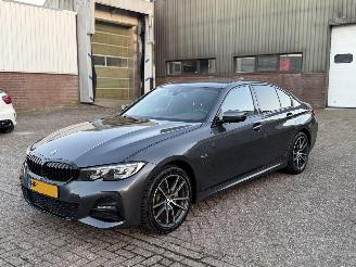 Auto incidentate BMW 3-serie 320e M-Pakket Edition Plus Sfeerverlichting 2021/11