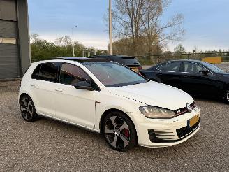 Volkswagen Golf 2.0 TSI GTI DSG Pano picture 2