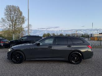 BMW 3-serie 330i Xdrive M-Pakket High Executive Harman Kardon Pano Sfeerverlichting Head-Up picture 3