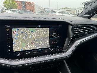 Volkswagen Touareg 3.0 TSI R 4Motion Hybrid 544Pk Pano DynAudio Sfeerverlichting Head-Up picture 13