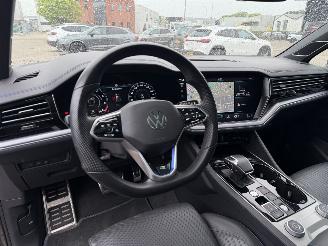 Volkswagen Touareg 3.0 TSI R 4Motion Hybrid 544Pk Pano DynAudio Sfeerverlichting Head-Up picture 9