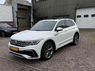 Unfallwagen Volkswagen Tiguan 1.4 TSI EHybrid R-Line Pano 2021/12