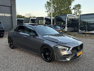 Mercedes A-klasse 200 AMG Pakket Pano Premium Plus Sfeerverlichting Burnmester 360Camera picture 2
