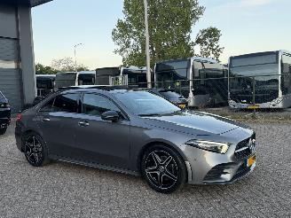 škoda osobní automobily Mercedes A-klasse 200 AMG Pakket Pano NAP Nederlandse Auto Sfeerverlichting 2020/10