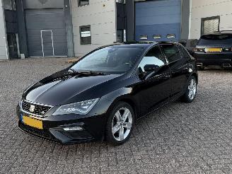 uszkodzony samochody osobowe Seat Leon 1.6 TDI DSG FR Virtual Cockpit 2019/4