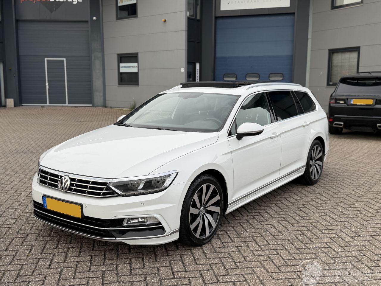 Volkswagen Passat 2.0 Tdi Dsg 190Pk R-Line Pano DynAudio Head-Up