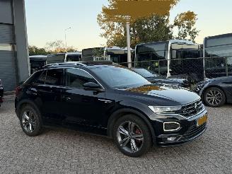 Vaurioauto  passenger cars Volkswagen T-Roc 2.0 TDI 150Pk DSG R-Line Pano 2021/3