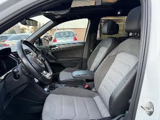 Volkswagen Tiguan 1.5 TSI R-Line Pano NAP Nederlandse Auto picture 9