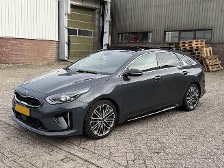 krockskadad bil auto Kia Proceed 1.4 T-GDI Gt-PlusLine Automaat Pano Jbl 2019/8