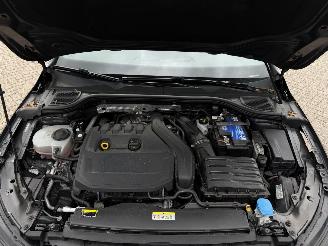 Volkswagen Golf 1.5 eTSI R-Line Pano Automaat picture 18