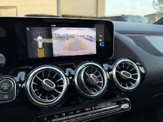 Mercedes B-klasse 180 AMG Pakket NAP Nederlandse Auto! Premium Plus Pano Sfeerverlichting Memory picture 15