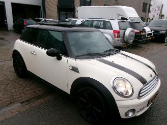 Mini Cooper PEPPER 1.6 I CLIMA PANO picture 4