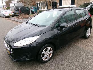 Damaged car Ford Fiesta 1.5 TDCI STYLE LEASE 2015/9