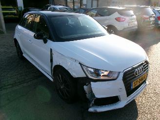 Audi A1 1.0 TFSI ADRENALIN AIRCO NAVI 5 DEURS picture 4
