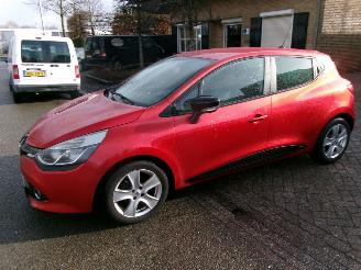 uszkodzony samochody osobowe Renault Clio 0.9 TCE COLEECTION AIRCO NAVI GEEN SCHADE 2013/2