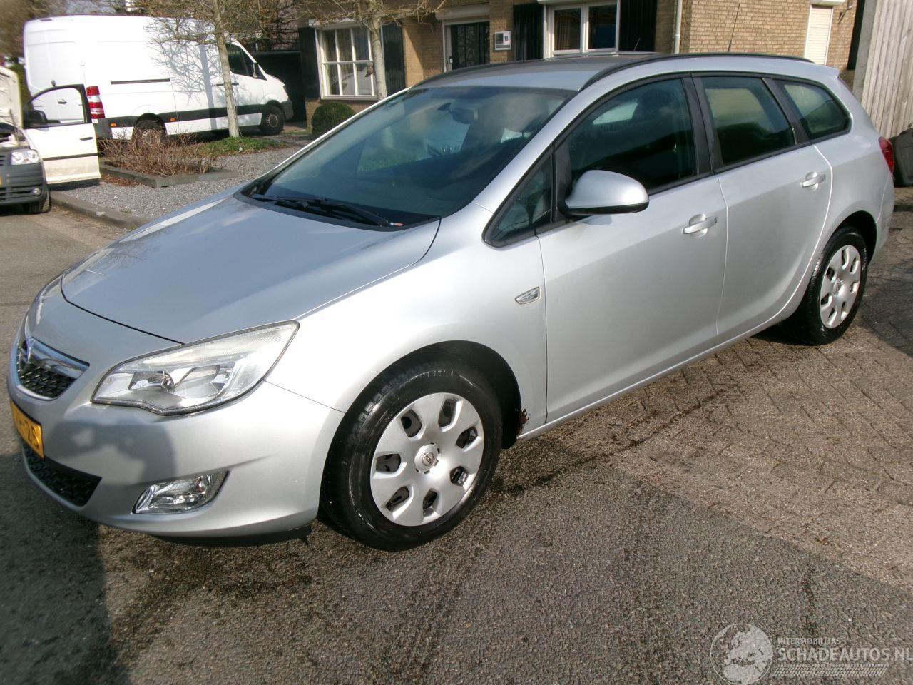 Opel Astra 1.7 CDTI SPORTS TOURER