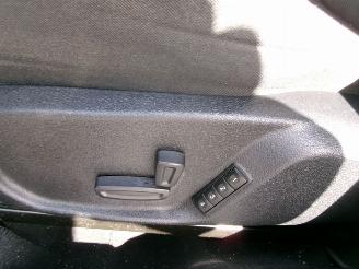 Ford Mondeo 1.6 I PATINUM CLIMA NAVI GEEN SCHADE picture 12