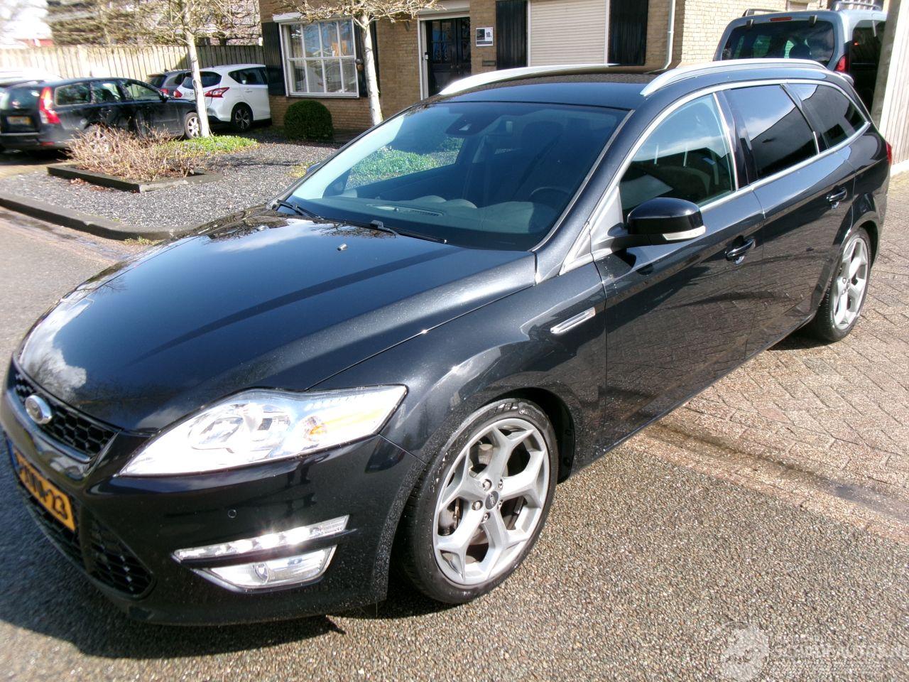 Ford Mondeo 1.6 I PATINUM CLIMA NAVI GEEN SCHADE