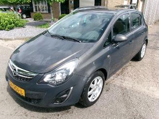 uszkodzony samochody osobowe Opel Corsa 1.4-16V COSMO AIRCO 2014/5